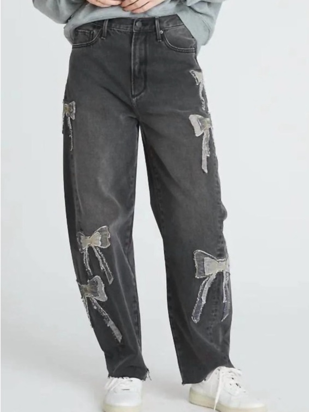 Driftwood Women’s Black Embroidered Bow Straight-Leg Jeans